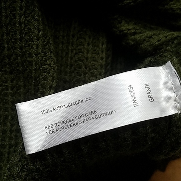 *SOLD* Beautiful forest green sweater - Picture 6 of 8